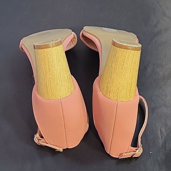 WOMEN"S WELLS BLOCK HEEL ADJUSTABLE BUCKLE ANKLE STRAP OPEN TOE SANDAL - Picture 12 of 12